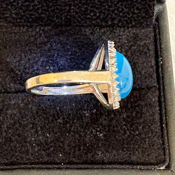 Elegant Blue Onyx Teardrop Ring in sterling silver. Size 7. - Picture 2 of 4